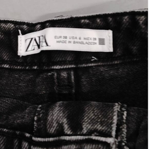 Zara Denim Jean Shorts Frayed Hem High Waist Sz 6 Black - Picture 3 of 4